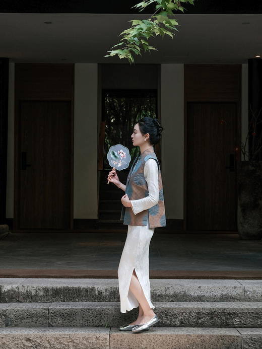 盛唐牡丹|忆鹿华亭真丝花锦缎对襟马甲 商品图5