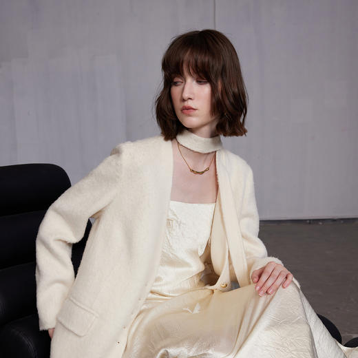 三彩2024冬新款西装式绵羊毛大衣V领双面呢外套玫瑰花宽松轻奢女S 商品图2