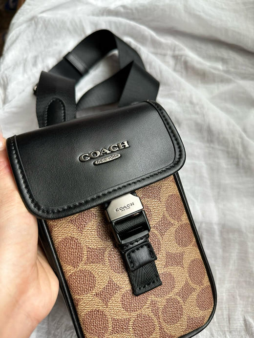 秋冬特惠💰430【新品】COACH/蔻驰CT885 CT886 CT887男士经典标志老花 RACER手机斜挎包便携 商品图4