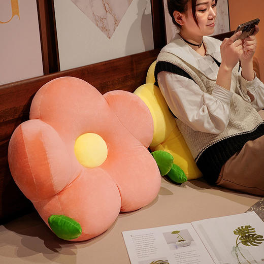 花朵腰靠办公室教室久坐护腰靠垫座椅腰枕靠枕可爱沙发抱枕靠背垫 商品图0