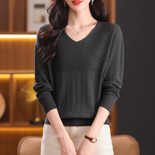 CC-XMY-7067早秋薄款针织衫女长袖V领上衣秋装2024年新款时尚羊毛打底衫 商品图2