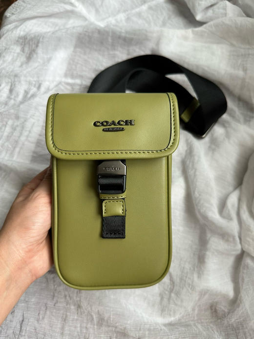 秋冬特惠💰430【新品】COACH/蔻驰CT885 CT886 CT887男士经典标志老花 RACER手机斜挎包便携 商品图1