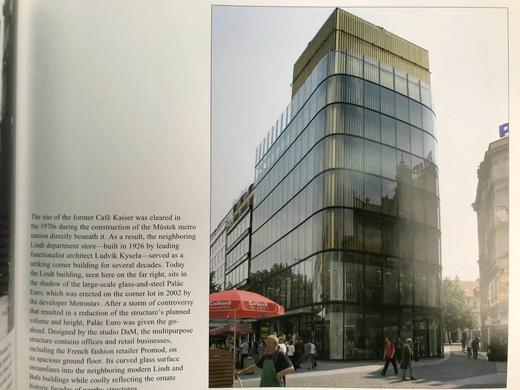 布拉格的过去与现在 140幅插图 精装16开 商品图12