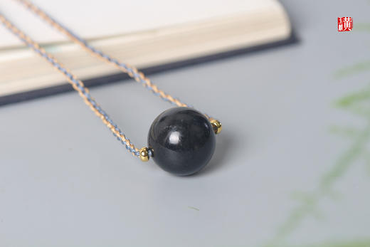 【墨韵清风】和田墨玉圆珠项链 商品图3