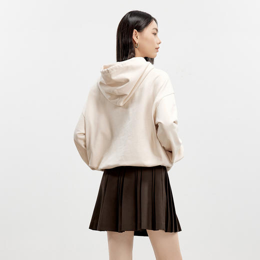 【严选】伊芙丽休闲小版logo绣花圆领卫衣女2024秋装新款基础百搭外套1F9903041 商品图4