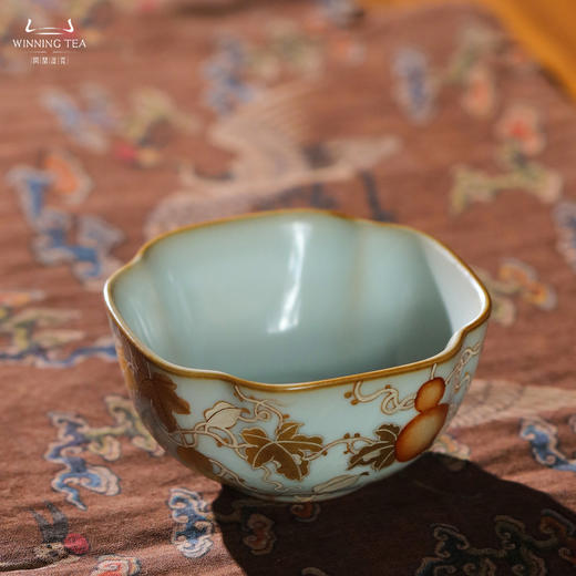 问鼎汝瓷鼎峰系列月白菱式方杯（金银错葫芦）（缺货） 商品图3
