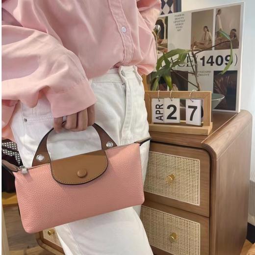 【限时秒杀】工厂清仓，仅此一批??爆款Mini饺子包，进口Togo头层牛皮！！高级感溢出屏幕，怎么搭配都好看～多色可选，经典百搭 商品图7