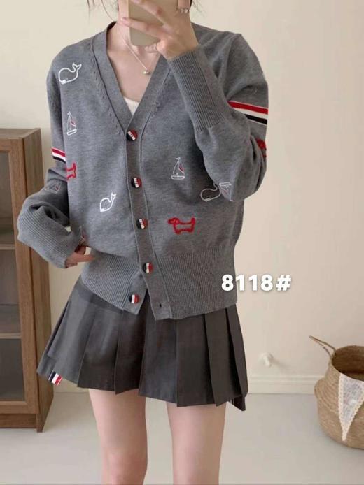 女彩色扣绣花针织衫8118 商品图1