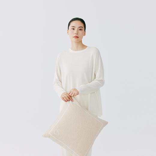 东黎 •山羊绒精纺抱枕 4703 商品图2