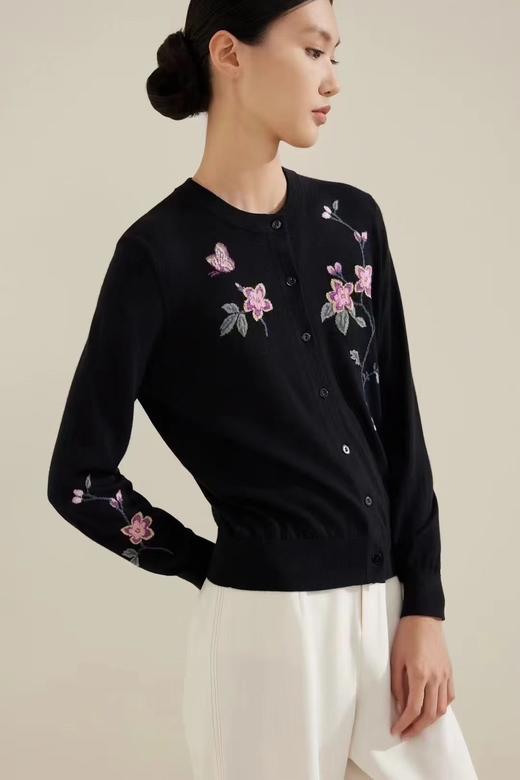 珍贝丝绒圆领嵌花女开衫 商品图2