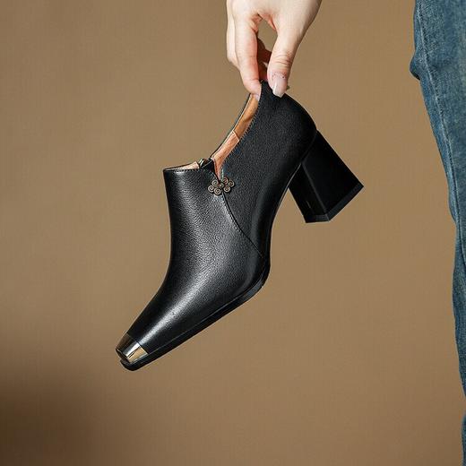【预售5天】柔软舒适羊皮裸靴秋冬季新款女鞋方头粗跟高跟鞋金属窝窝鞋单鞋女LD&6881 商品图1