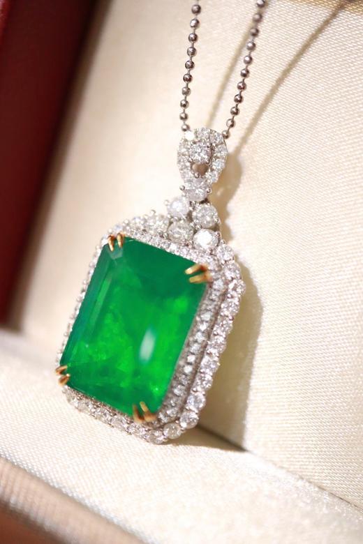 10.53ct 祖母绿吊坠 商品图2