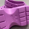 CROCS洞洞鞋 雪屋Clog 热辣粉209347-6TW 商品缩略图3