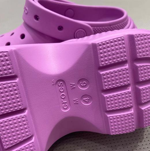 CROCS洞洞鞋 雪屋Clog 热辣粉209347-6TW 商品图3