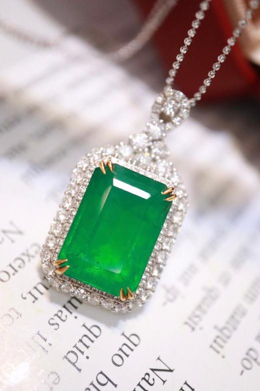 10.53ct 祖母绿吊坠 商品图7