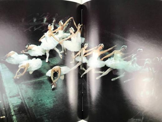 皇家芭蕾舞团：最初五十年 数百幅插图 精装大16开 商品图12