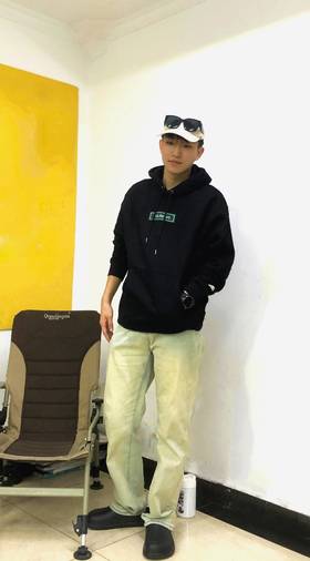 🍃秋冬日系Cityboy穿搭！简约干净刺绣LOGO卫衣