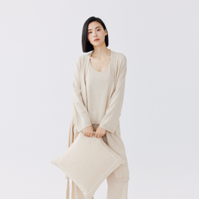 东黎 •山羊绒精纺抱枕 4703