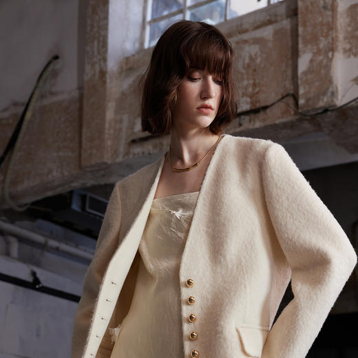 三彩2024冬新款西装式绵羊毛大衣V领双面呢外套玫瑰花宽松轻奢女S 商品图3