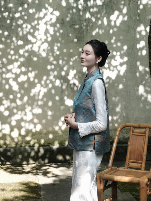 盛唐牡丹|忆鹿华亭真丝花锦缎对襟马甲 商品图2