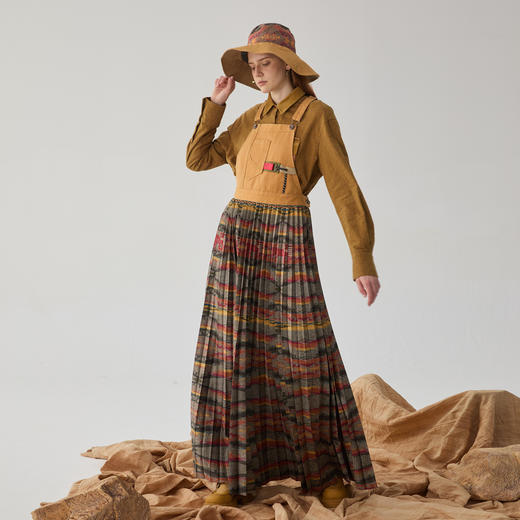谜底背带连衣裙2024冬季新品复古风拼接百褶大摆裙长裙244ML1656 商品图1