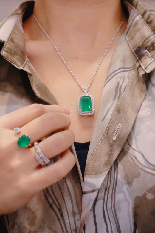 10.53ct 祖母绿吊坠 商品图8