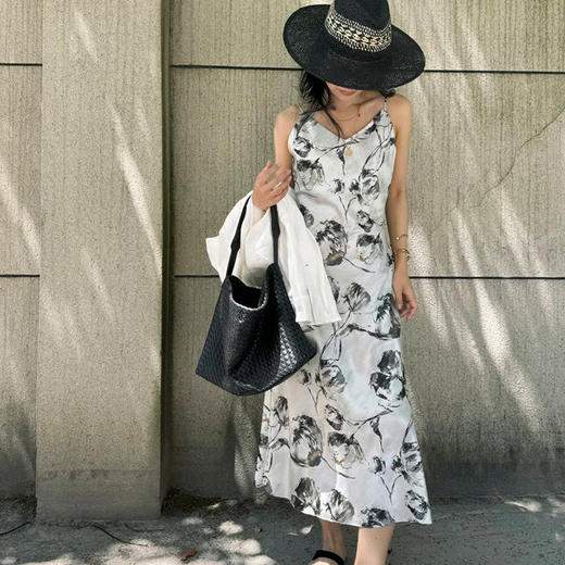 【顺丰包邮】35059 洛诗琳水墨玫瑰V领真丝印花吊带连衣裙0820 商品图1