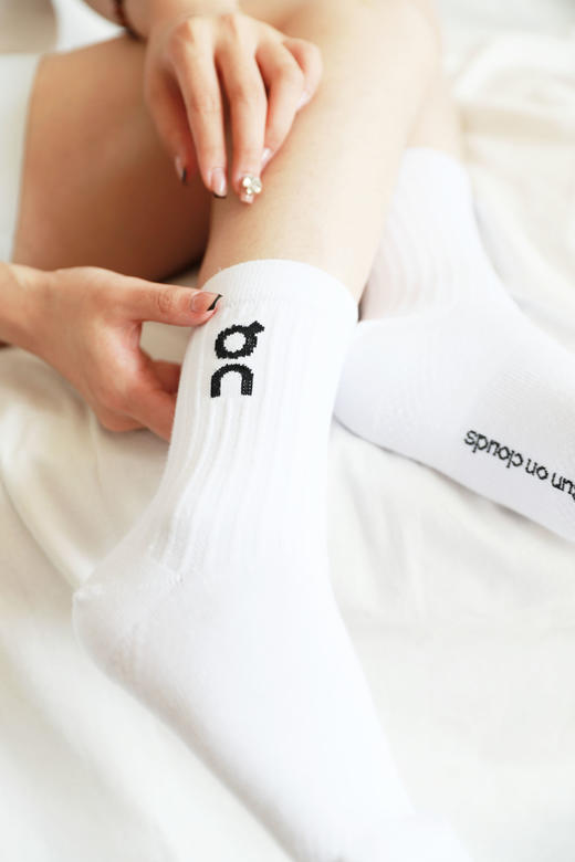 山系中筒袜子，一卡含三双。公司货渠道の户外字母运动袜A092160 商品图13