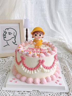 小黄帽复古花边蛋糕