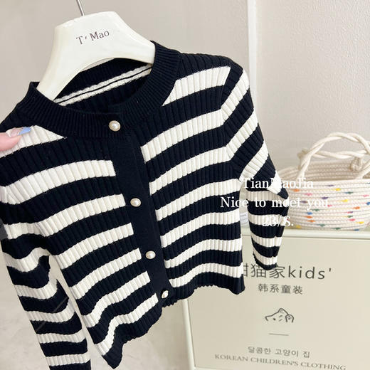 【女童开衫套装，条纹上衣搭配牛仔裤，时髦百搭】春秋新款儿童时髦条纹上衣 女孩宝宝牛仔裤 外穿潮流新款 让你的小公主成为街头时尚焦点-QQ 商品图5