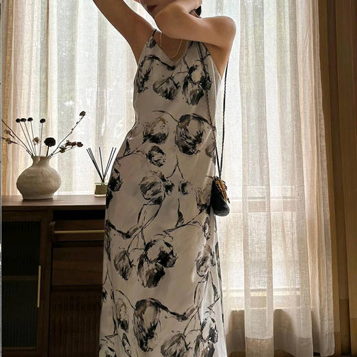 【顺丰包邮】35059 洛诗琳水墨玫瑰V领真丝印花吊带连衣裙0820 商品图3