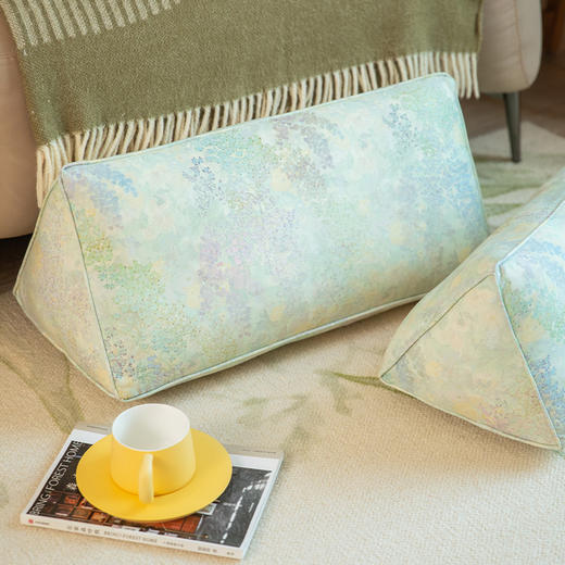 春意系列三角靠枕护腰靠垫苦荞床头靠包沙发卧室飘窗高级感可拆洗 商品图0