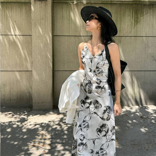 【顺丰包邮】35059 洛诗琳水墨玫瑰V领真丝印花吊带连衣裙0820 商品图2