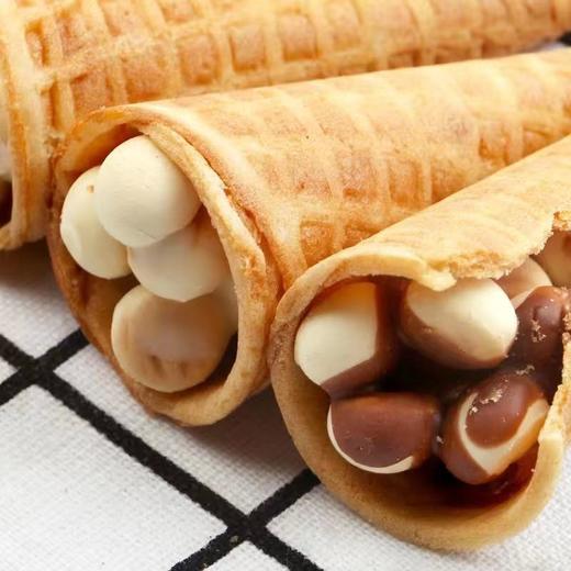 【酥心巧克力脆筒】美味可口回忆儿时味，每一颗都散发着浓浓诱人的巧克力味，黑白巧克力夹心星球杯零食酥脆休闲零食QQ 商品图0