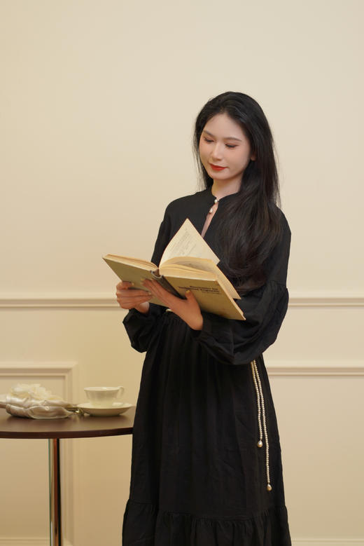 【限时秒杀89/不退换，介者慎拍】两三事秋季新款文艺风抽绳收腰灯笼袖连衣裙 商品图1