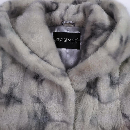 SIM GRACE 优雅夫人 女士轻奢天鹅绒水貂印连帽外套时尚宽松长款 商品图4