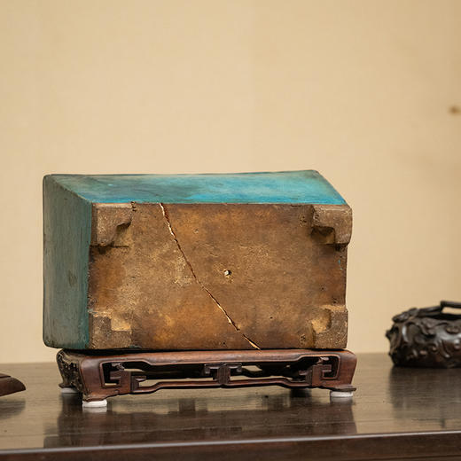 清 孔雀蓝釉马槽炉（红木盖座） 商品图3