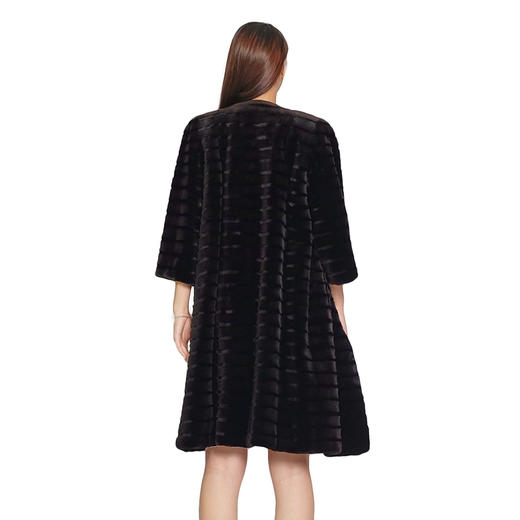 SIM GRACE 优雅夫人 女士经典的剪毛水貂间超剪水貂设计时尚圆领水貂中长款黑色冬季外套 商品图2