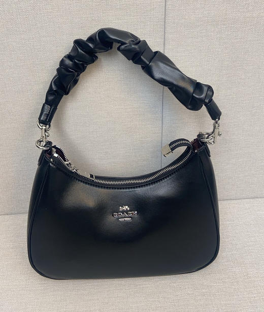 秋冬特惠💰480 蔻驰COACH新品CU126  Teri shoulder bag新设计噢，手提柄是云朵花样的 商品图2