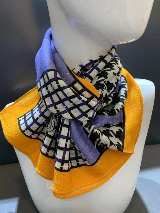 白井  羊毛珠片方巾 商品图0