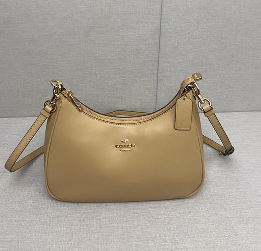 秋冬特惠💰480 蔻驰COACH新品CU126  Teri shoulder bag新设计噢，手提柄是云朵花样的 商品图2