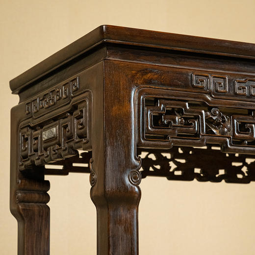 清中期 红木镶云石透雕拐子纹供桌（一对） 商品图2