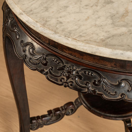 清 红木浮雕花卉纹三弯腿四足石面圆台 商品图3