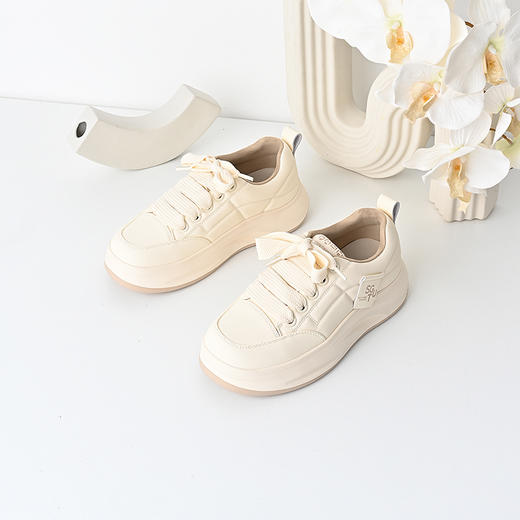 经典鲨2024年秋季款百搭圆头系带平底舒适通勤休闲小白鞋女KW160-D37251 商品图5