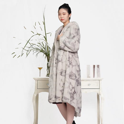 SIM GRACE 优雅夫人 女士轻奢天鹅绒水貂印连帽外套时尚宽松长款 商品图1