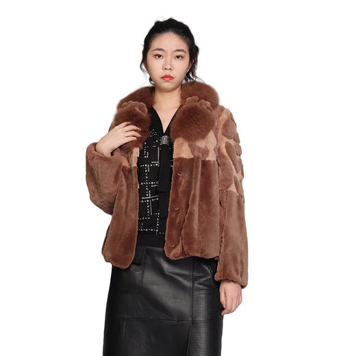 SIM GRACE 优雅夫人 女士经典的剪毛进口獭兔毛手工镶花狐狸毛领拼色外套 商品图0