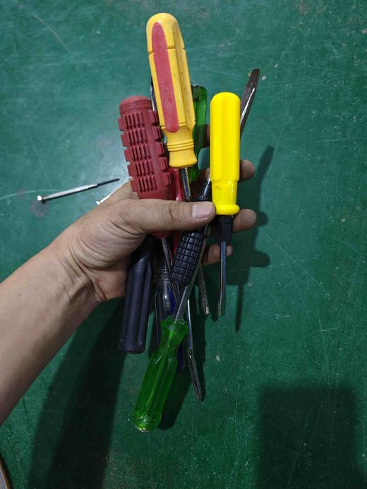 【包邮05024】库存处理螺丝刀15件套一字十字螺丝刀大小号款式颜色随机发 商品图6