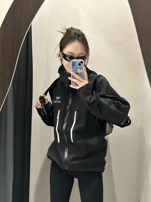 ARCTERYX始祖鸟Alpha系列Sv第7代GORE-TEXPro刺绣Logo图案休闲运动连帽拉链硬壳冲锋衣（MG） 商品图6