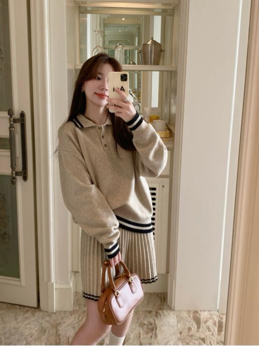 🌸【岚可可学院风polo领针织毛衣短裙两件套装】🌸1、宽松简洁的衣型上身格外显娇小，🎈🎈🎈自带显瘦滤镜和休闲温柔属性~ 💗 商品图2