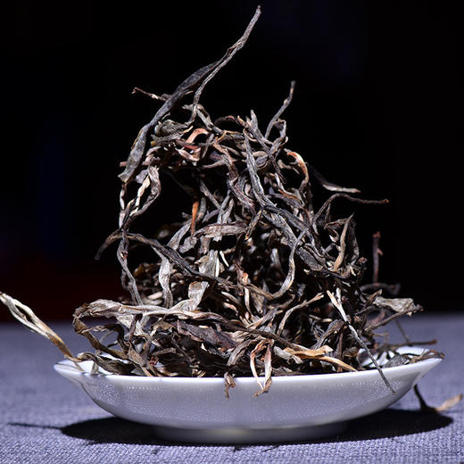 【冰岛大长腿】2022年冰岛橡筋古树茶！挑采核心产区大型古树茶春茶为原料！喝不出超高香气，冲泡后叶底没有巴掌大，随时退货！！！ 商品图1